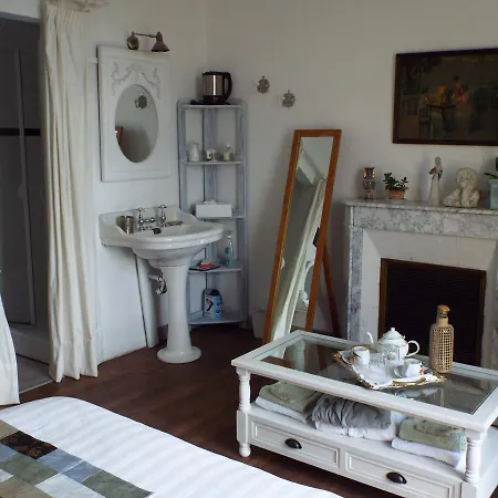 Tranquillité Bed & Breakfast 2*